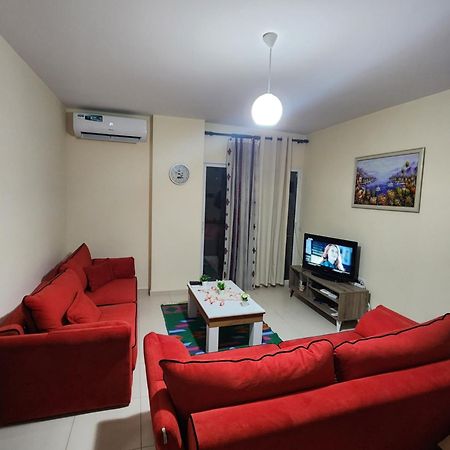 Lucky'S Apartment, A Place To Be Pogradec Esterno foto
